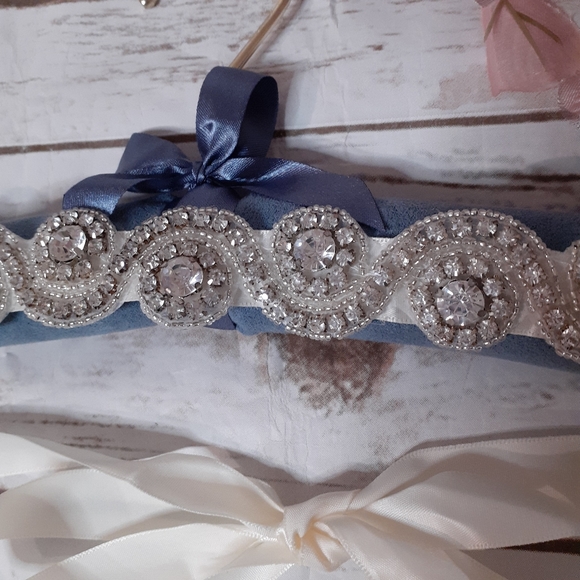 Swirl scalloped bridal sash belt w/ rhinestones embellishment on white satin main image 10